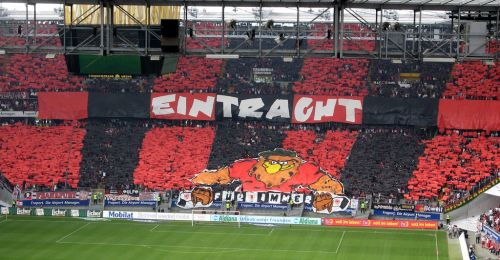 Eintracht-Frankfurt-szurkolok-001