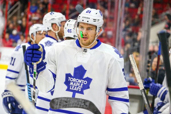 James-van-Riemsdyk-Maple-Leafs-NHL-001